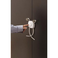 SAFETY 1ST Pojistka bezpečnostní na skříň Outsmart Flex Lock SAFETY 1ST Pojistka bezpečnostní na skříň Outsmart Flex Lock