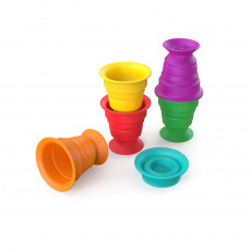 BABY EINSTEIN Hračka maxi přísavky pohárky 6 ks Stack&Squish Cups™ 6m+ BABY EINSTEIN Hračka maxi přísavky pohárky 6 ks Stack&Squish Cups™ 6m+
